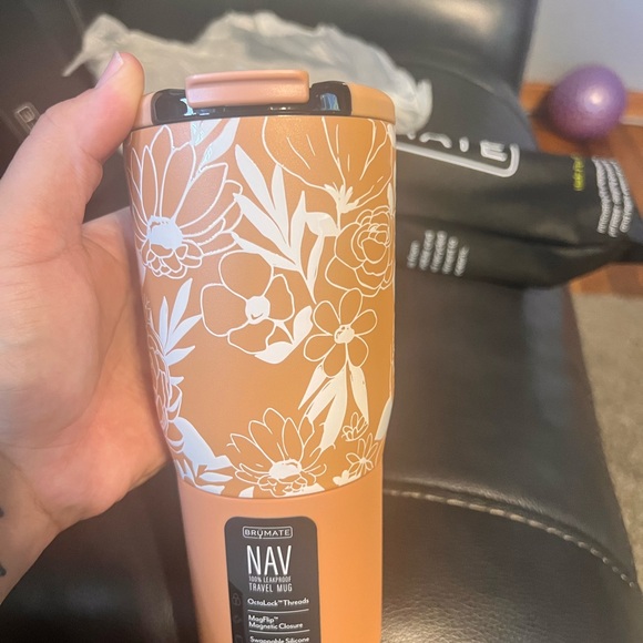 BrüMate Nav Tumbler Sandstone Bloom Collection - Picture 7 of 7